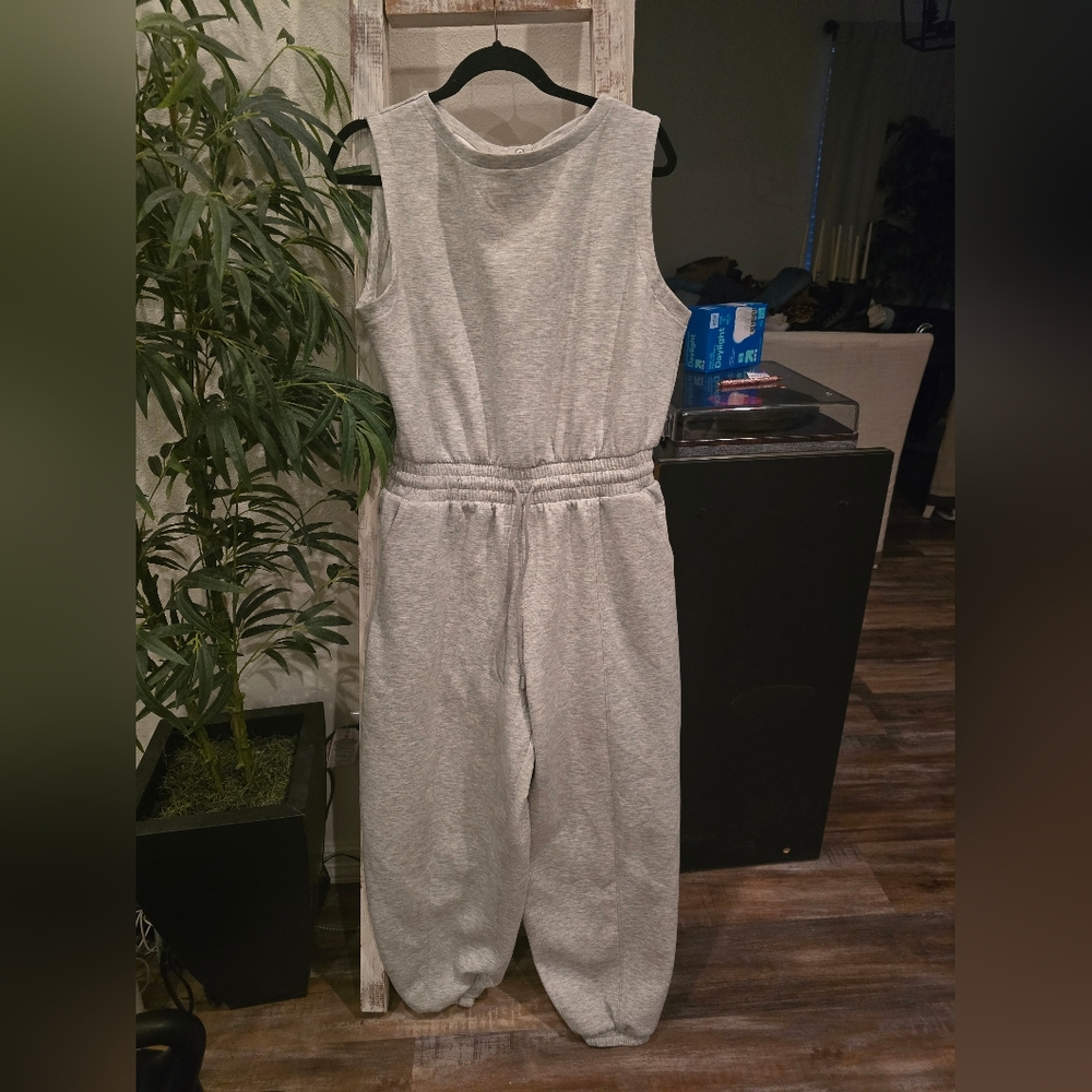 Abercrombie & Fitch Gray Sleeveless Jumpsuit Size L